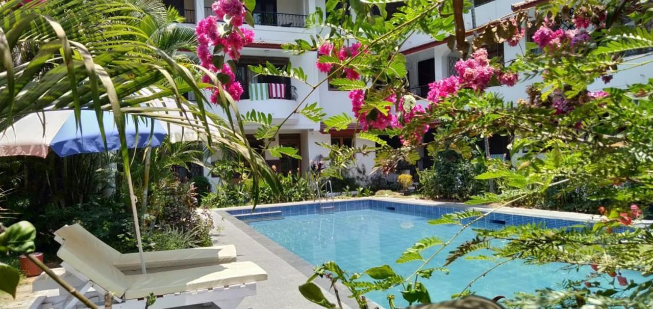 Diana Apartments Candolim Eksteriør billede